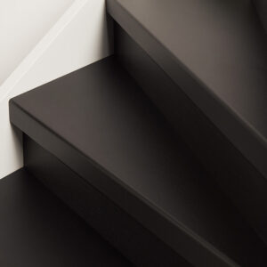 Stairmaker trap decor - Deep Black met zwart stootbord