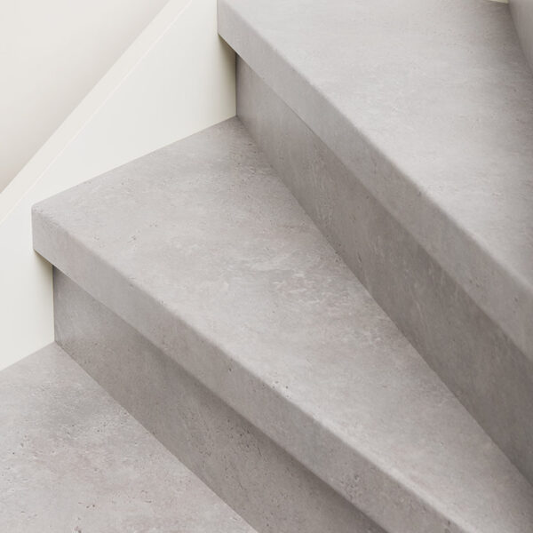 Stairmaker trap decor - Light Cement met cement stootbord